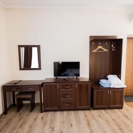 Fantasia Hotel Polyana  Bagian luar foto