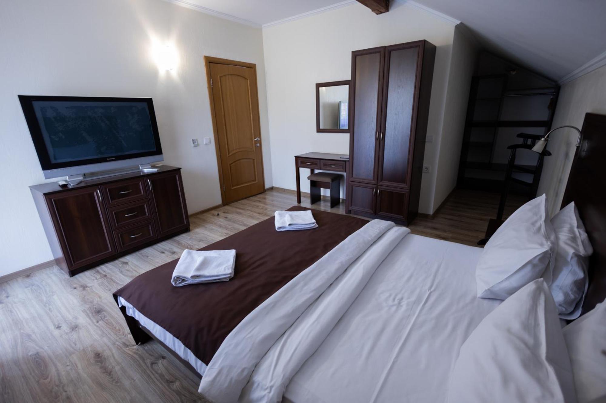 Fantasia Hotel Polyana  Bagian luar foto
